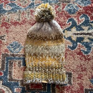 Dakine Cable Knit Beanie, Gold Brown Gray White, Pompom Top, One Size Unisex